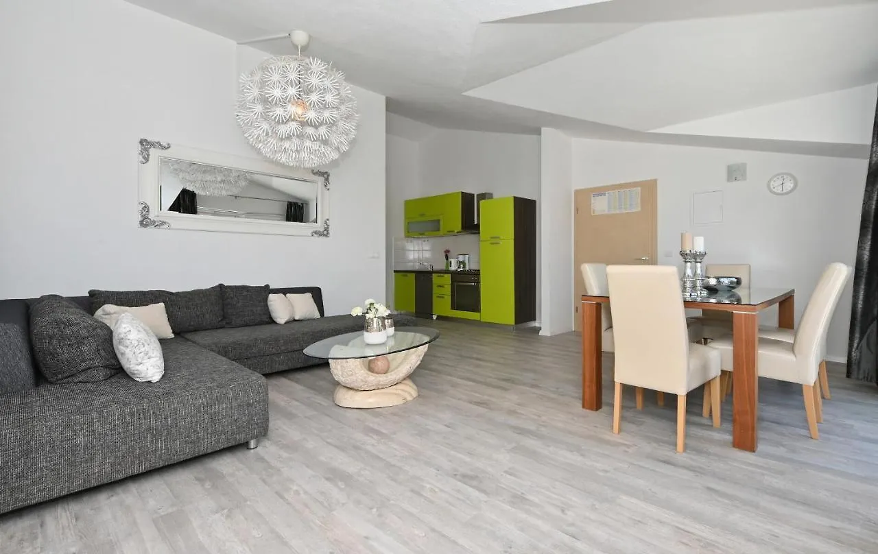 Apartments Villa Filip Trogir 0*,